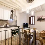 Duomo Chic Apartment Siena